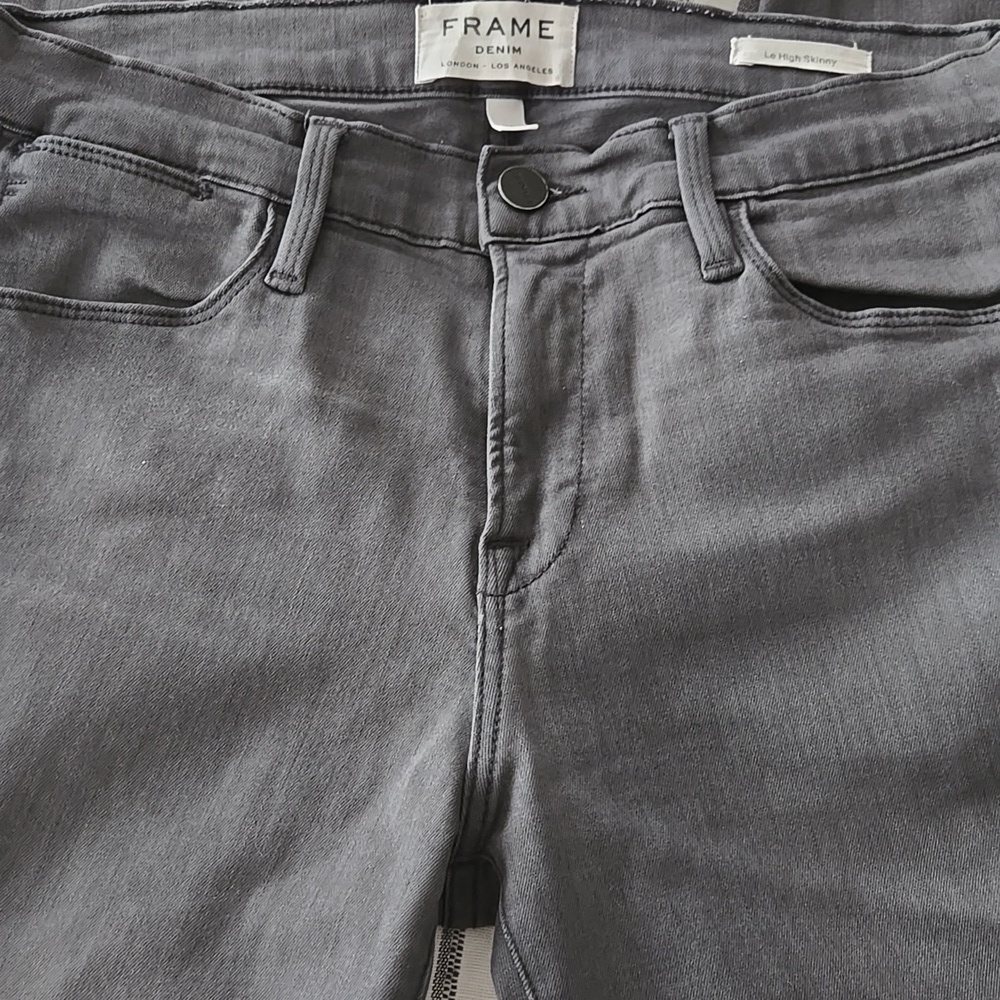 Frame Le High Skinny Dark Jean 26 Quinn Fray Stretchy Comfortable Soft Trending - Picture 5 of 13